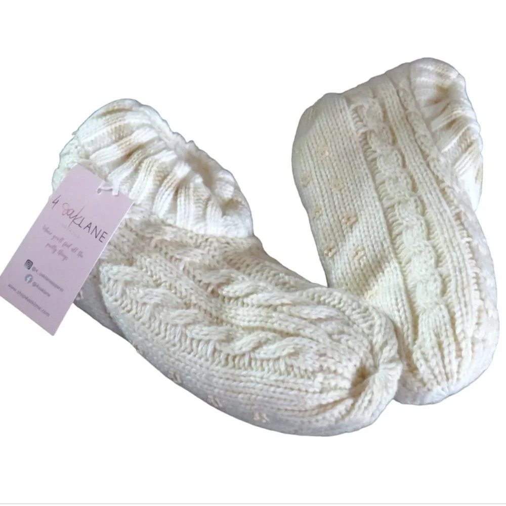 4 Oak Lane Apparel Ivory Plush Cable Knit Slipper Socks, Size Small-Medium